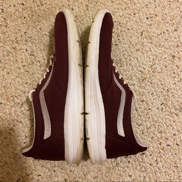 Vans - Picture 7 of 9